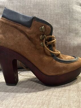 Worn Once! Lucky Brand Brown Suede Lace-Up Platform Ankle Boot with Black Trim